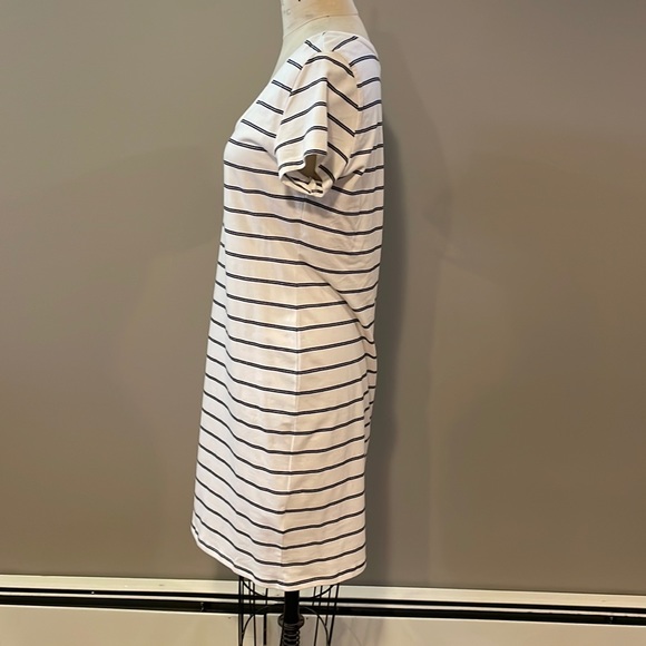 H&M short sleeve knee length t-shirt dress - Picture 3 of 6